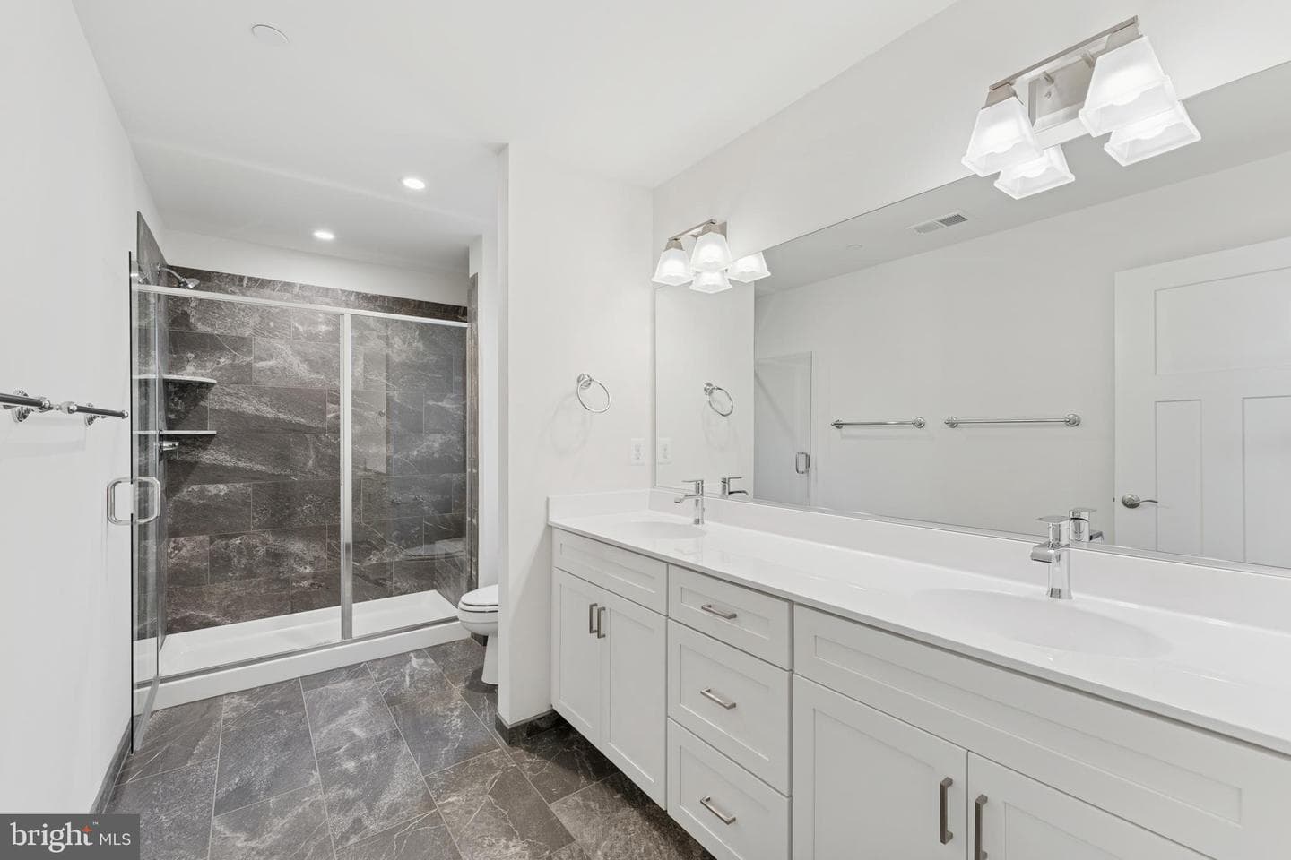 110 Overlea Drive E photo 25