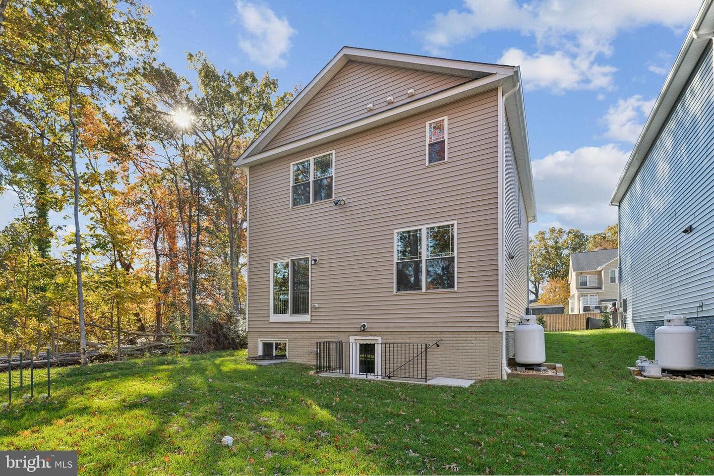 110 Overlea Drive E photo 30