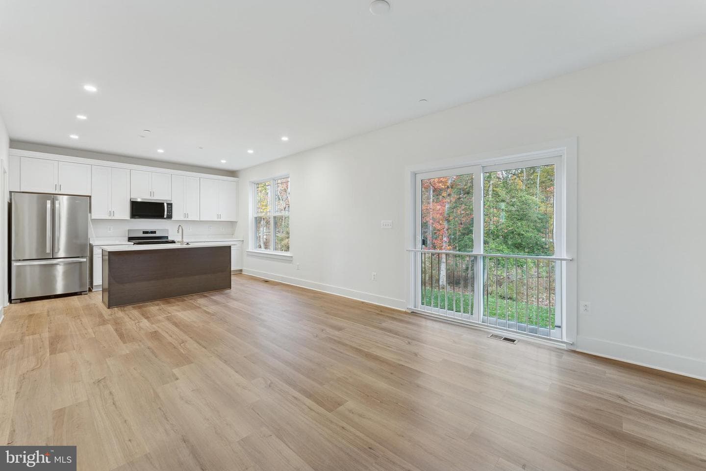 110 Overlea Drive E photo 6