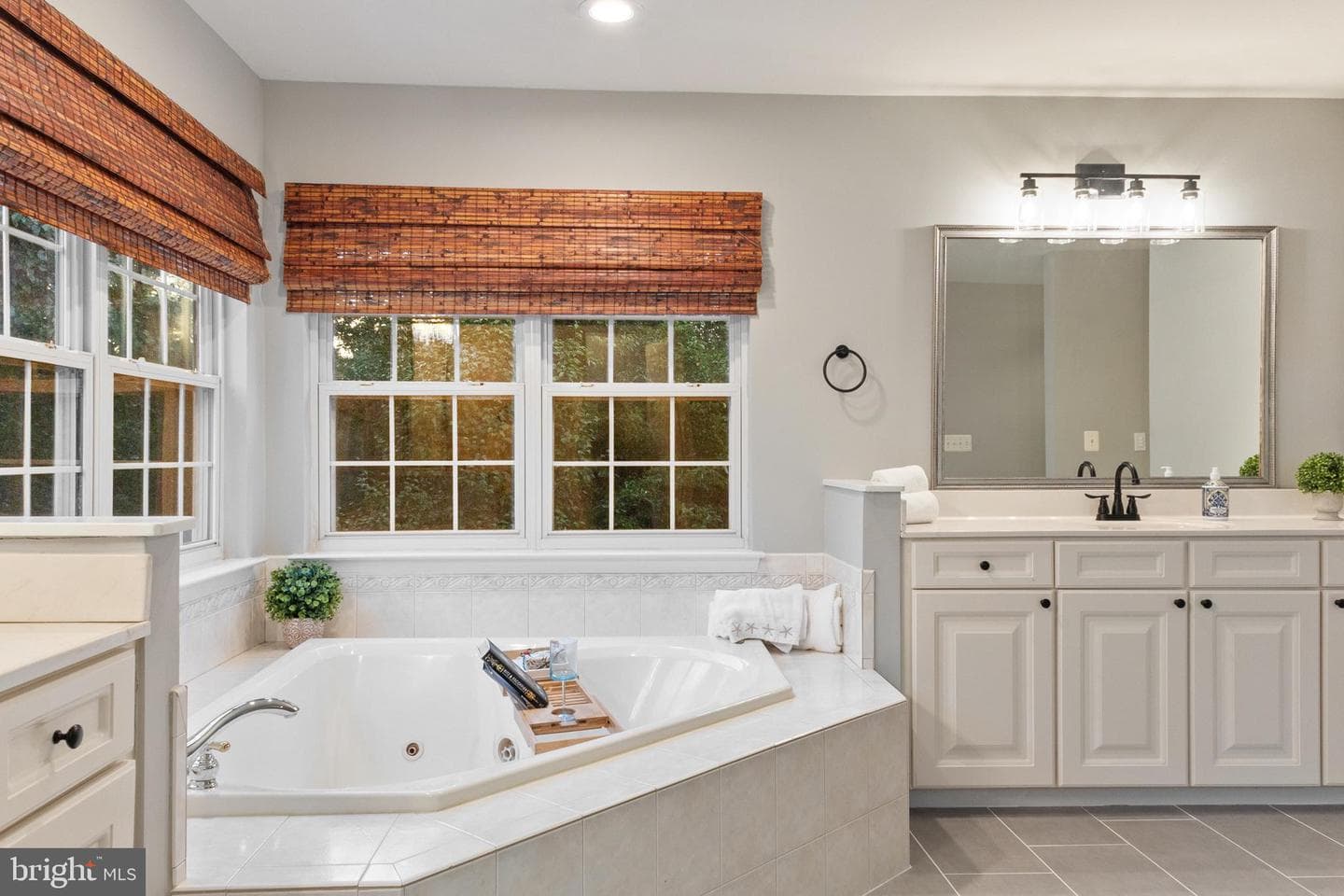 210 Canterwood Court photo 32