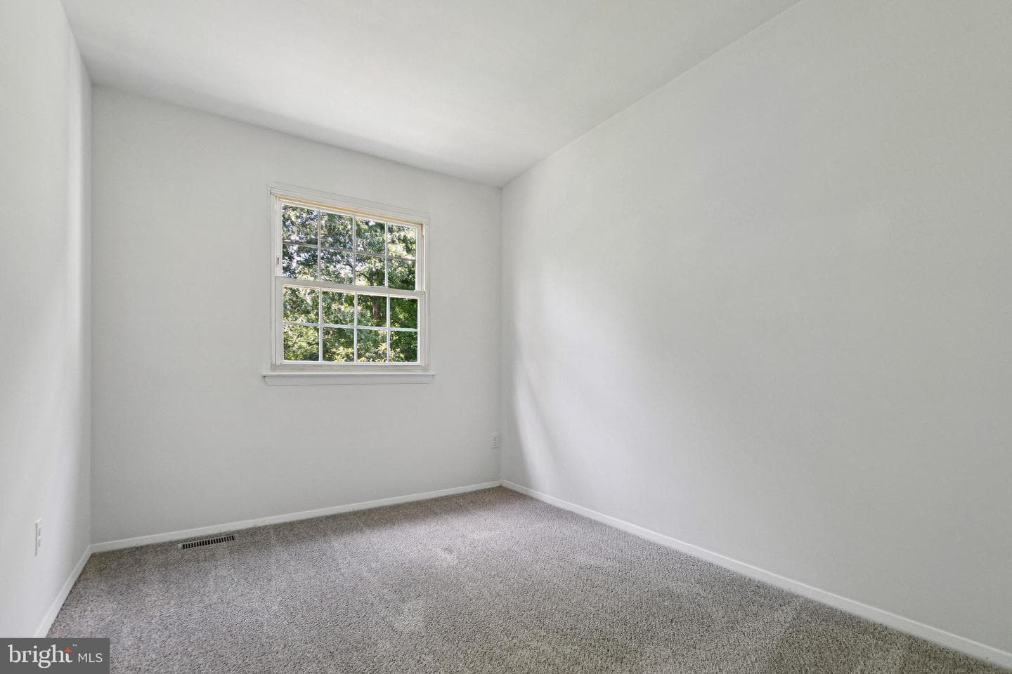 492 Norvelle Court photo 10