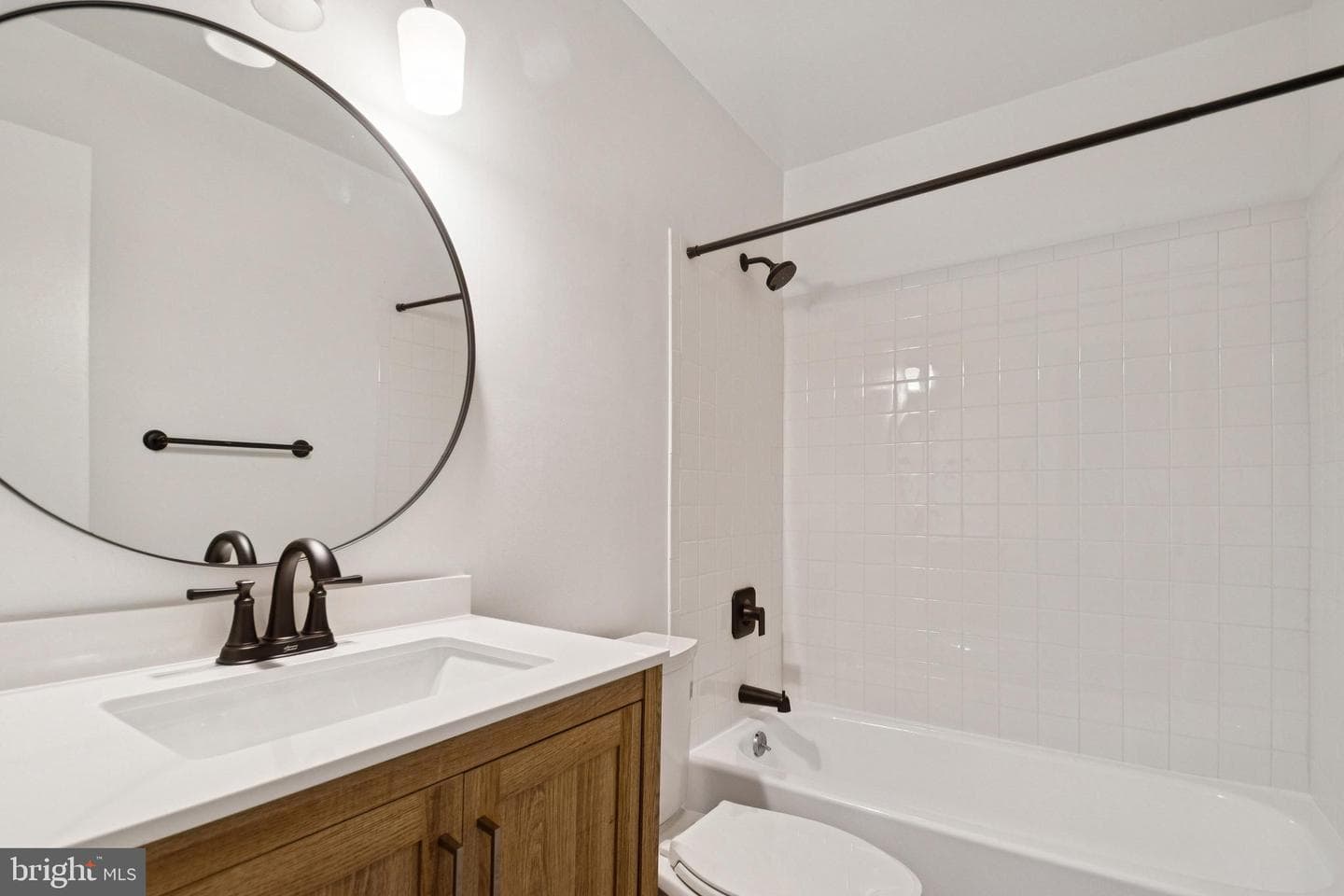 492 Norvelle Court photo 13