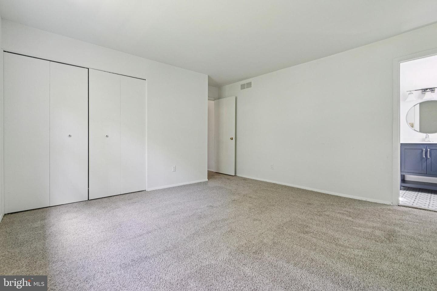 492 Norvelle Court photo 14