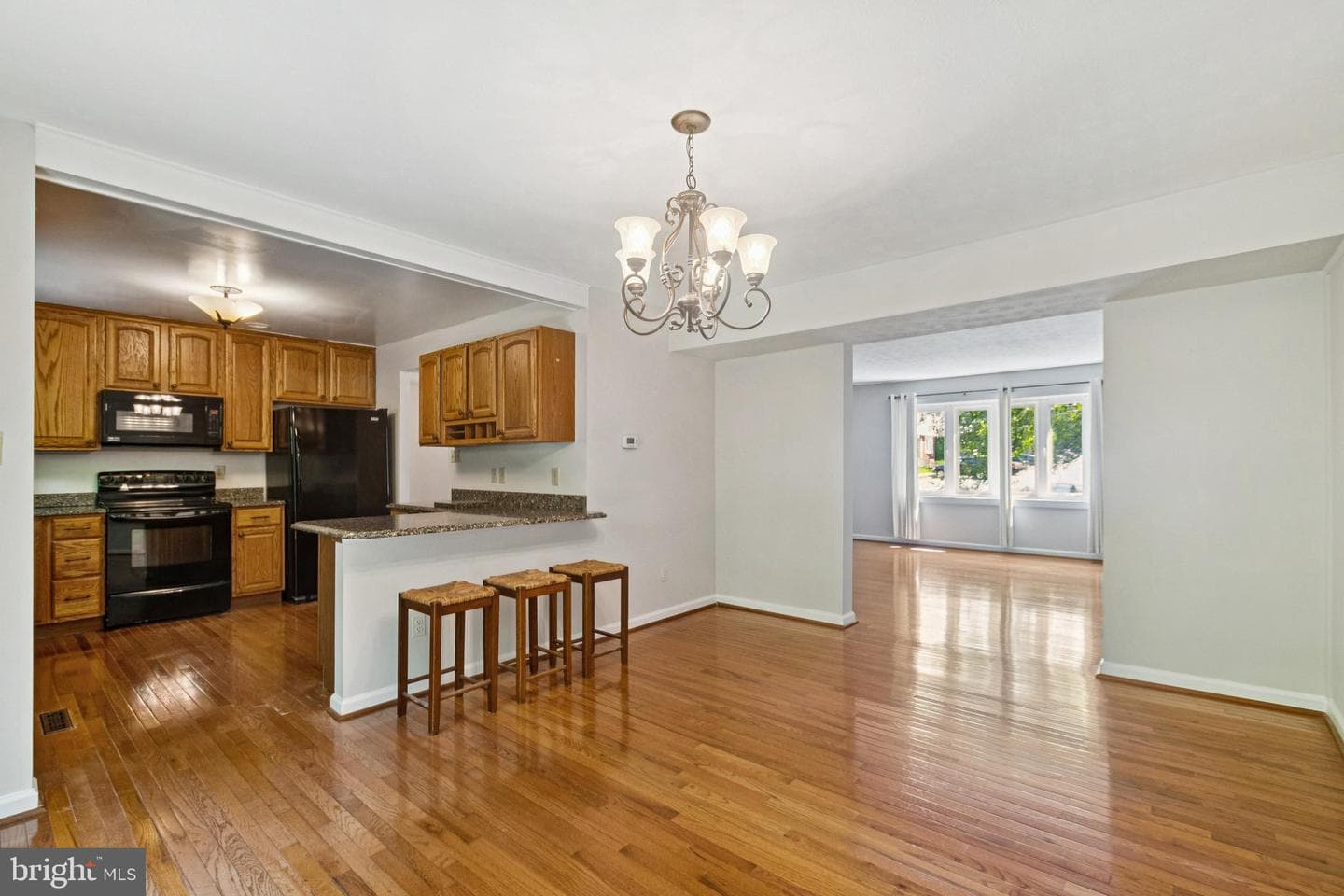 492 Norvelle Court photo 3