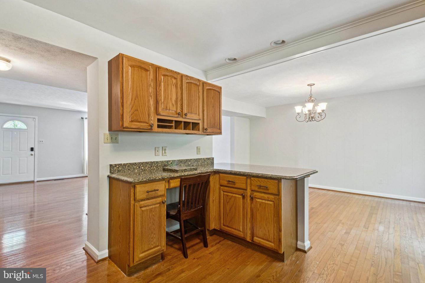 492 Norvelle Court photo 9