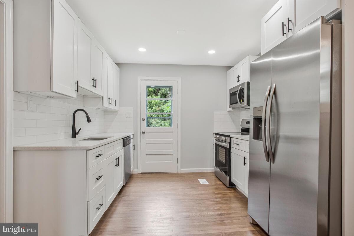 3980 Solomons Island Road photo 13