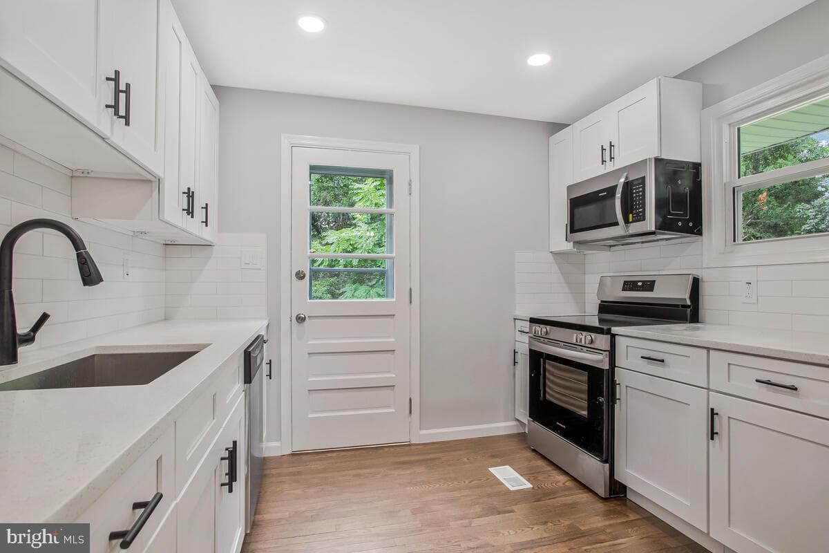 3980 Solomons Island Road photo 15