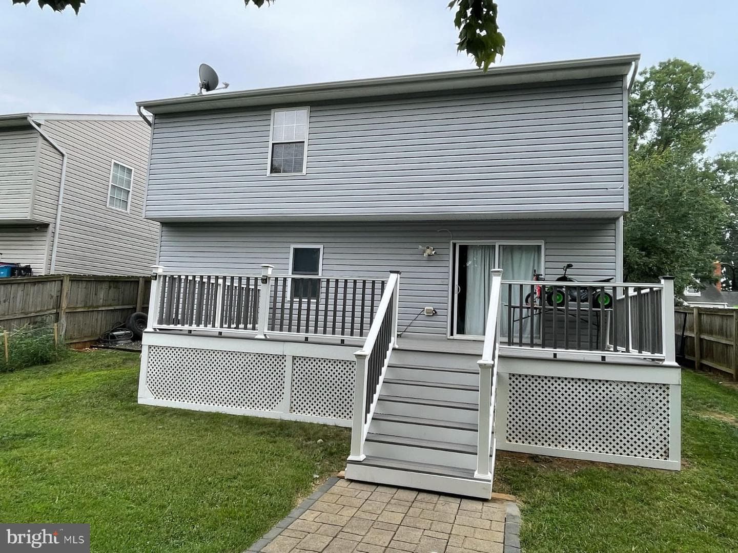 420 Oaklawn Avenue photo 2