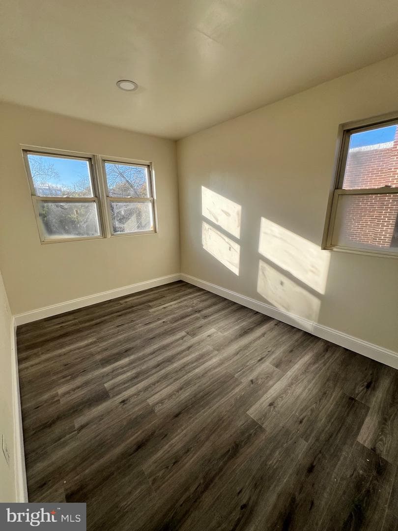 223 Grove Park Road photo 16