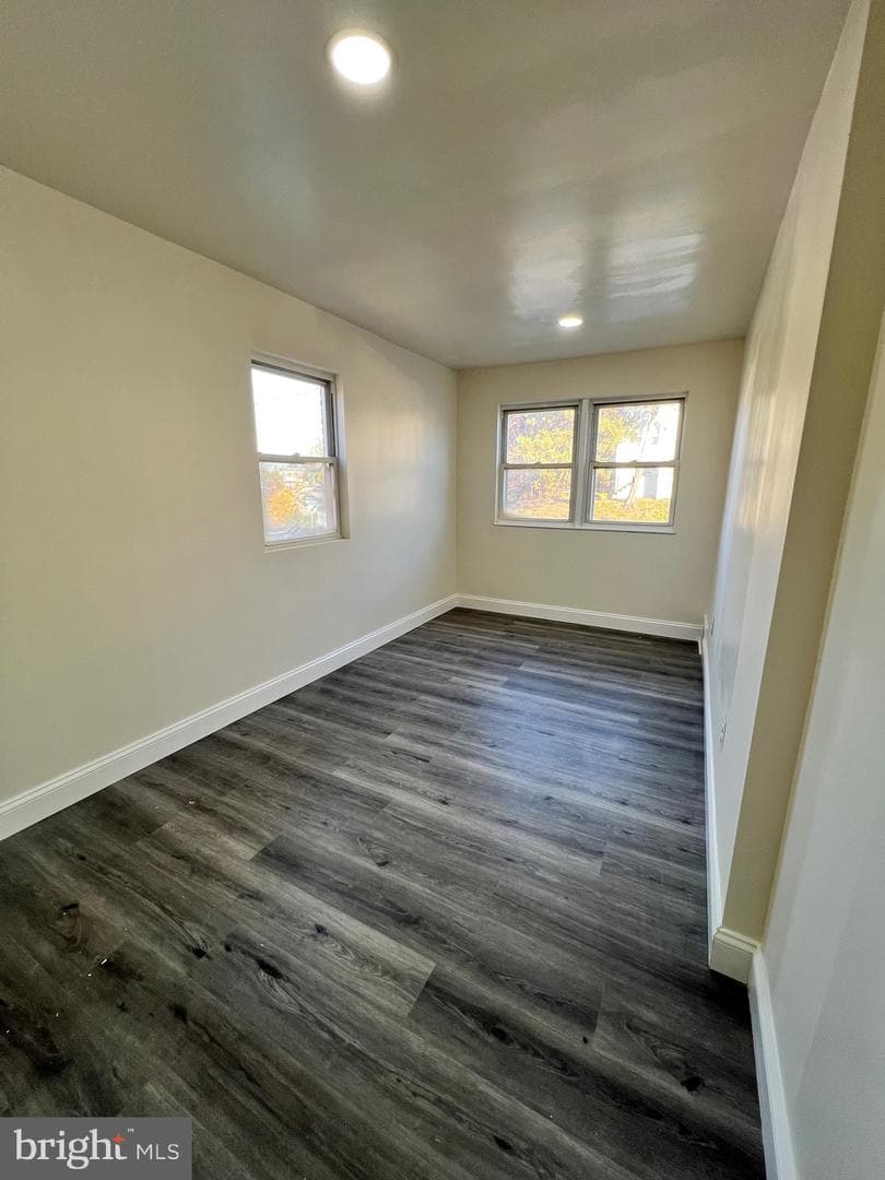 223 Grove Park Road photo 17