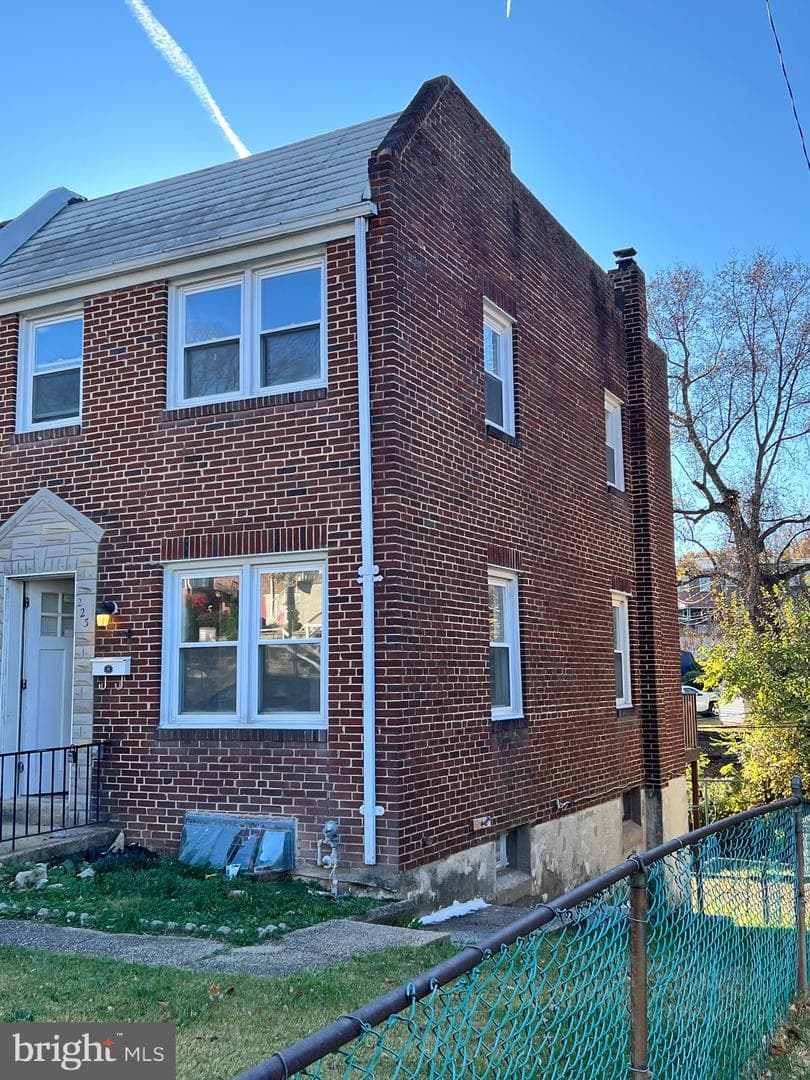223 Grove Park Road photo 2
