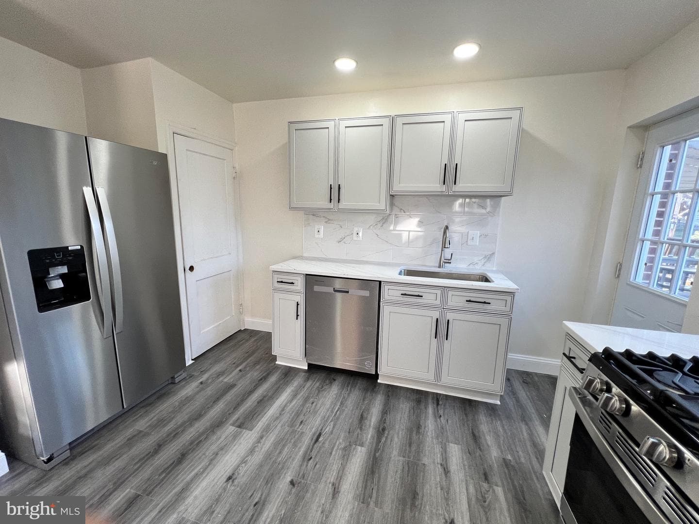 223 Grove Park Road photo 7