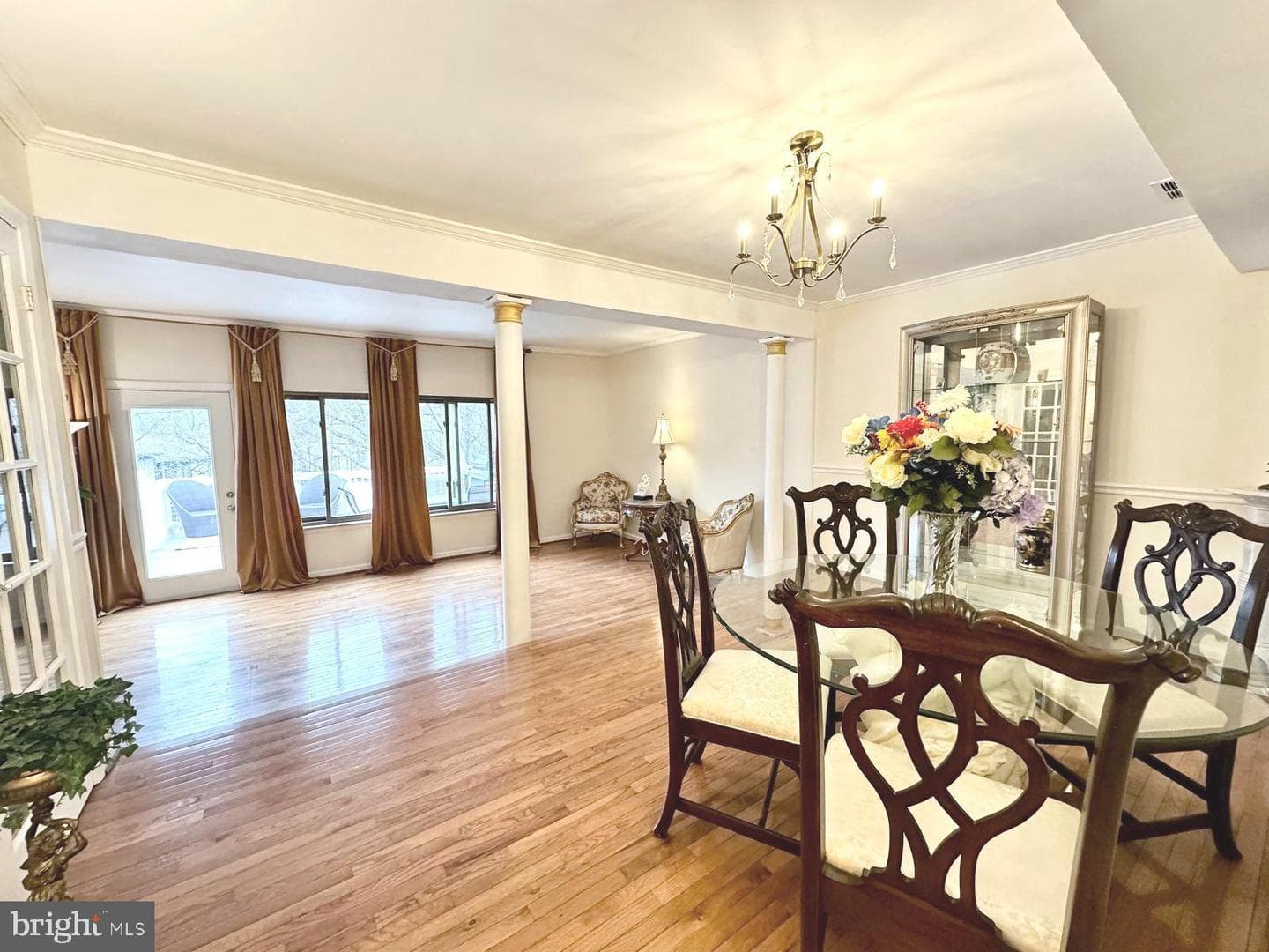1249 Birchcrest Court photo 4