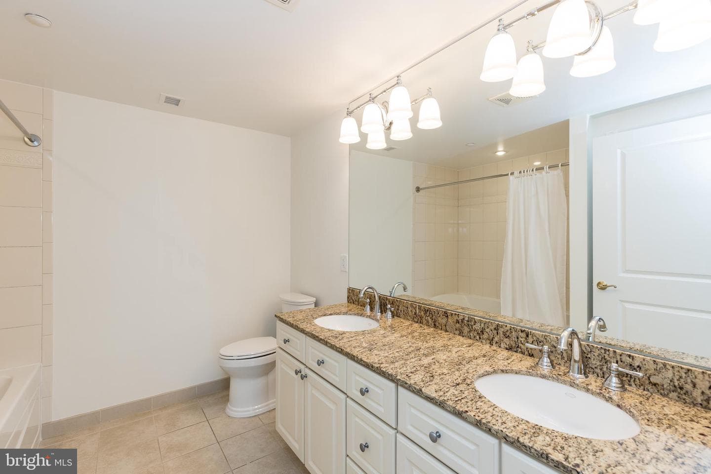 5 Park Place #626 photo 17
