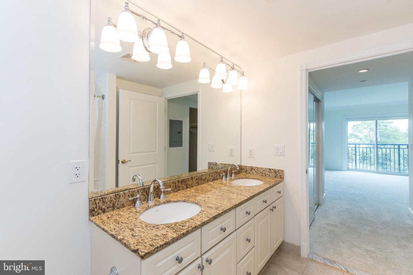 5 Park Place #626 photo 19