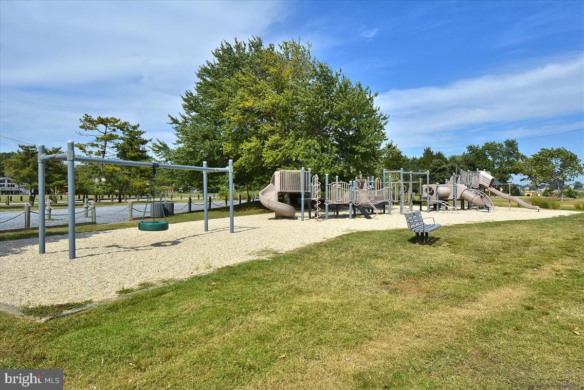 84 Great Lake Drive photo 42