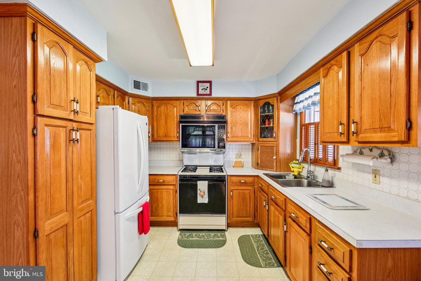 623 W Cedar Hill Road photo 9