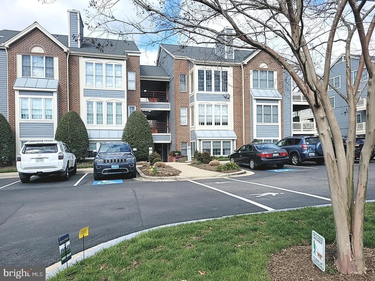 2710 Summerview Way #302 photo 2