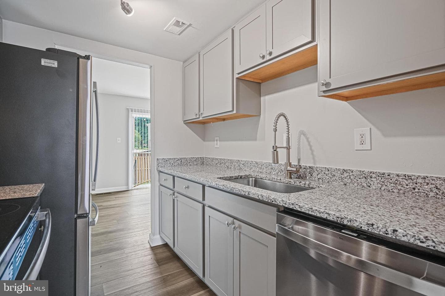 1839 Dove Court photo 11