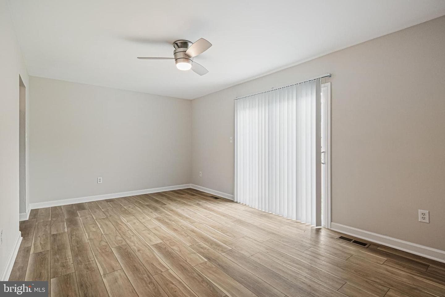 1839 Dove Court photo 16