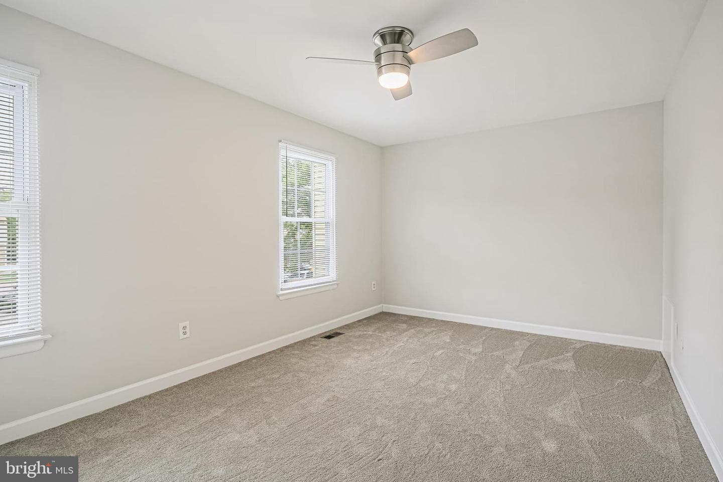 1839 Dove Court photo 20