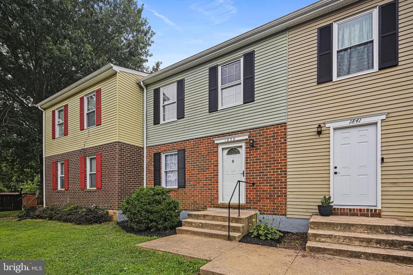 1839 Dove Court photo 3