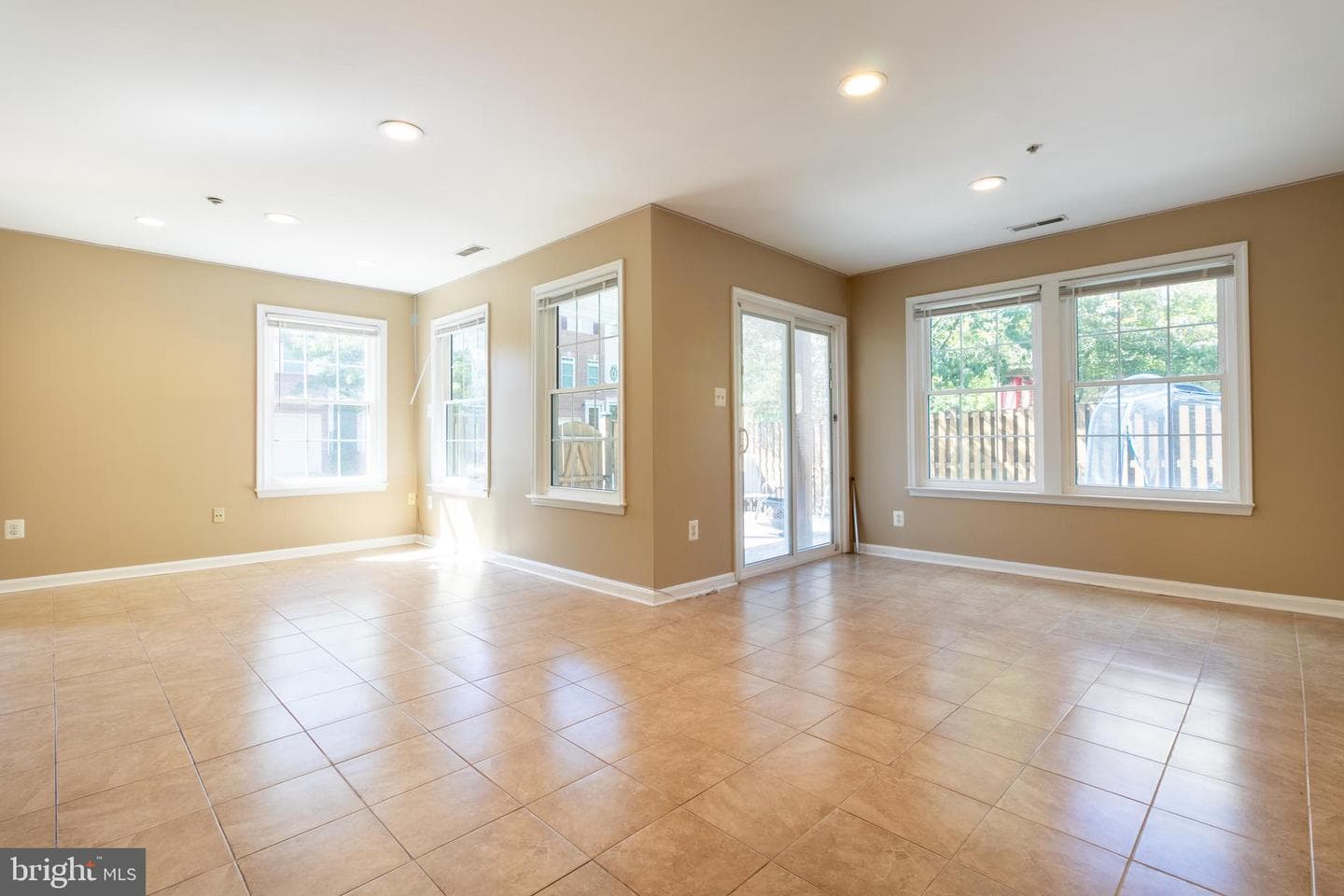 1112 Carbondale Way photo 16