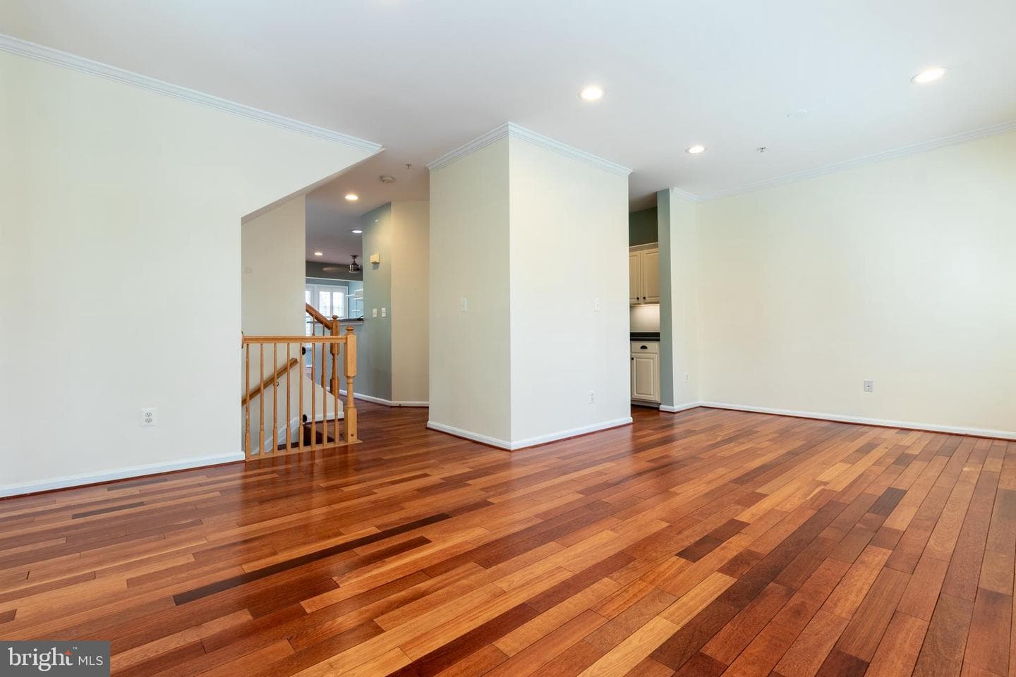 1112 Carbondale Way photo 4