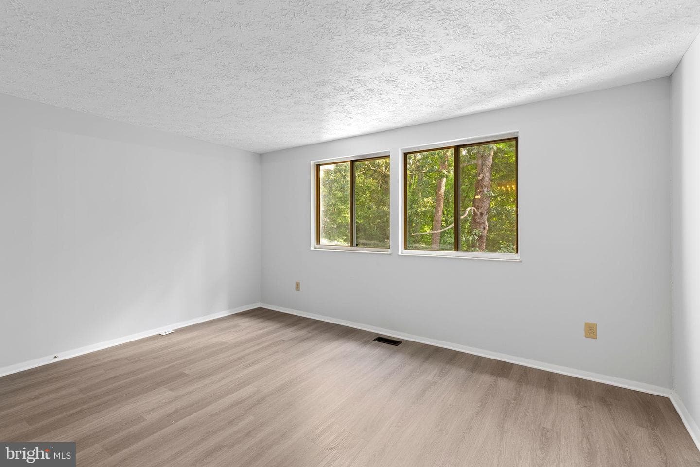 8088 Wolsey Court photo 6