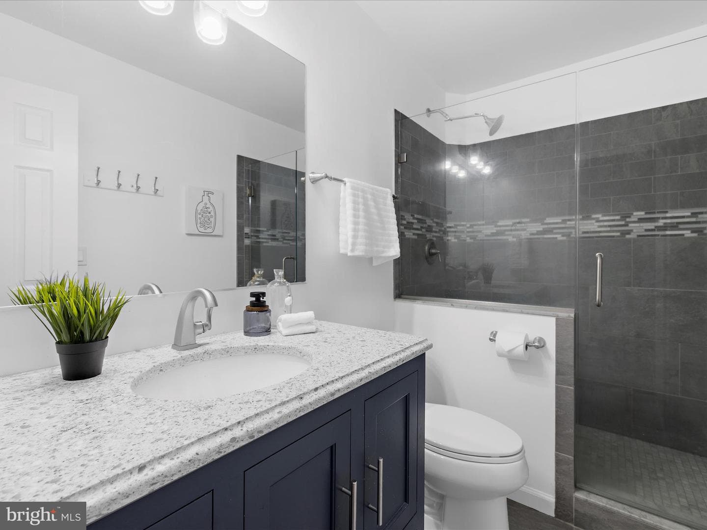 2724 Howard Grove Road photo 21