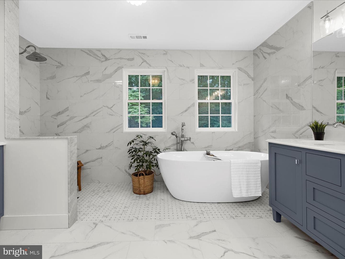 2724 Howard Grove Road photo 3