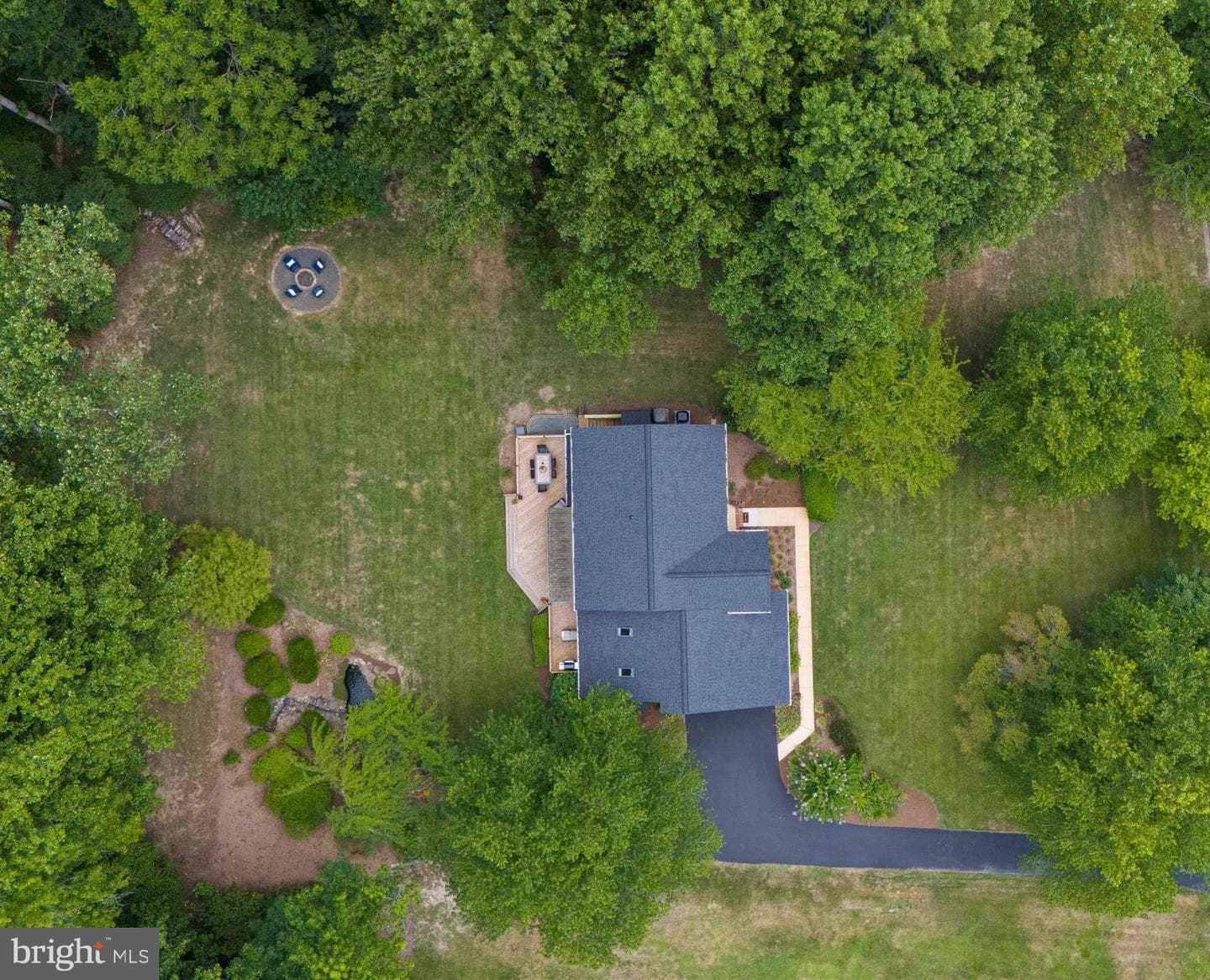 2724 Howard Grove Road photo 39