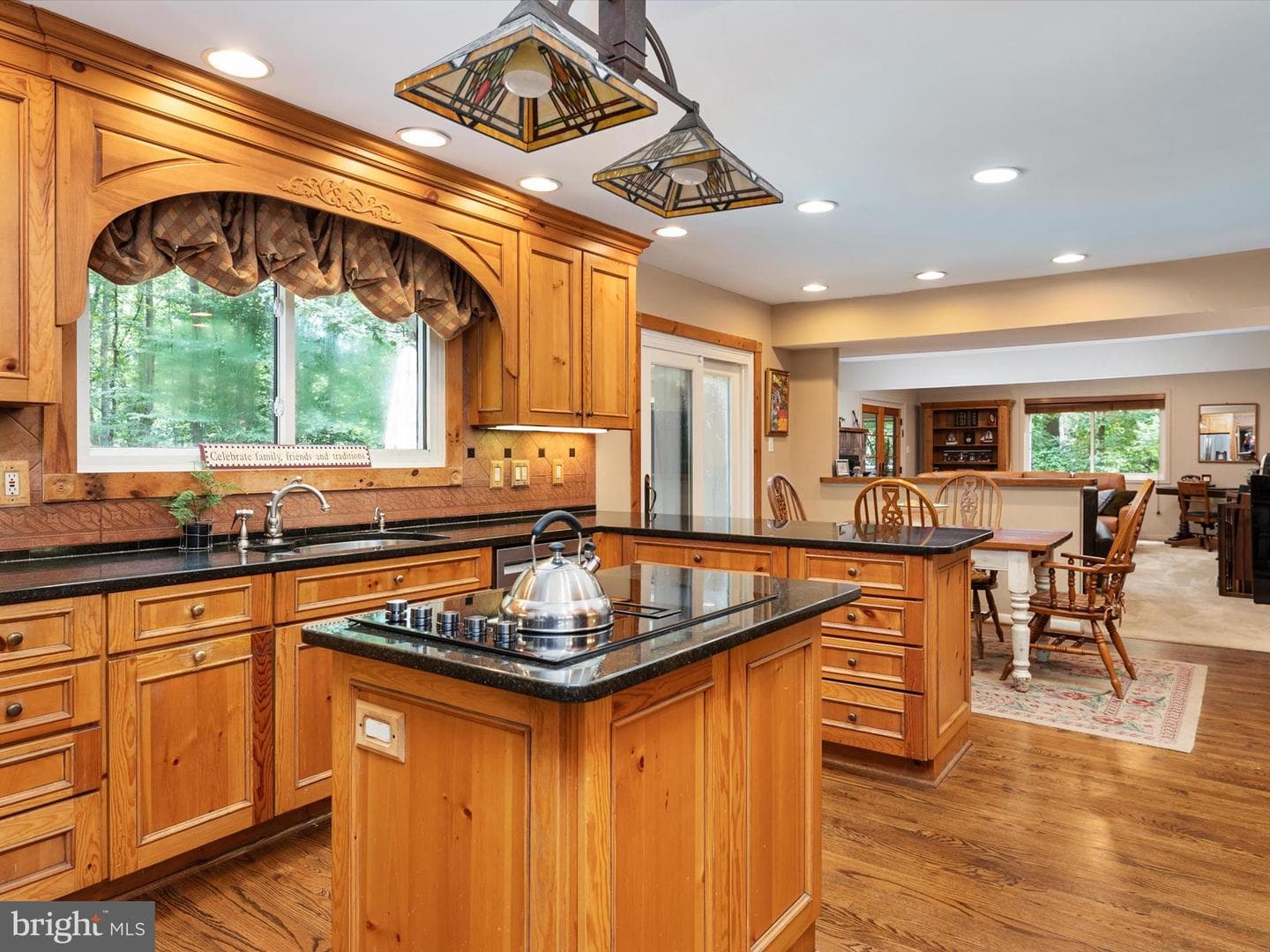 966 Coachway photo 15