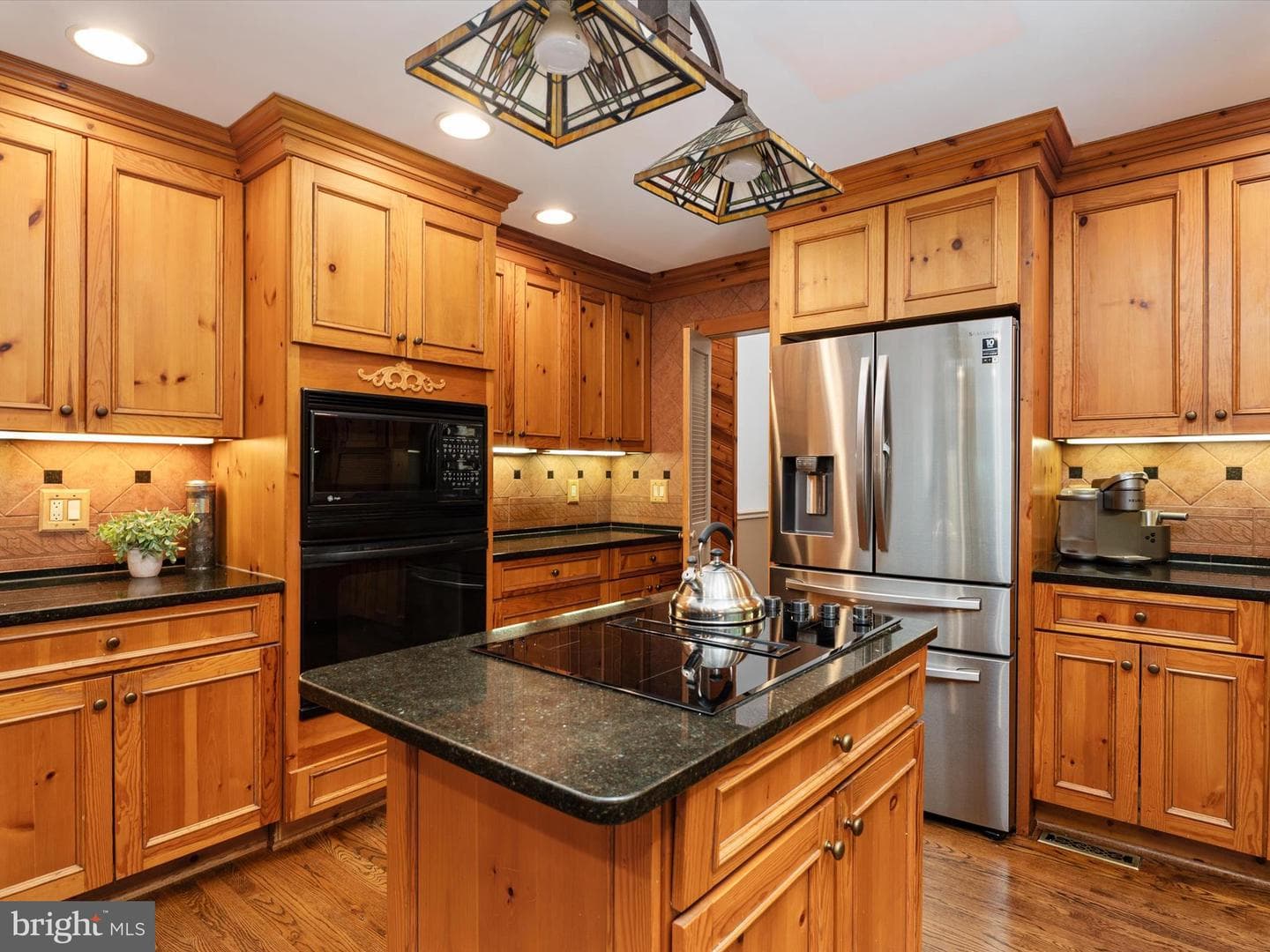966 Coachway photo 16