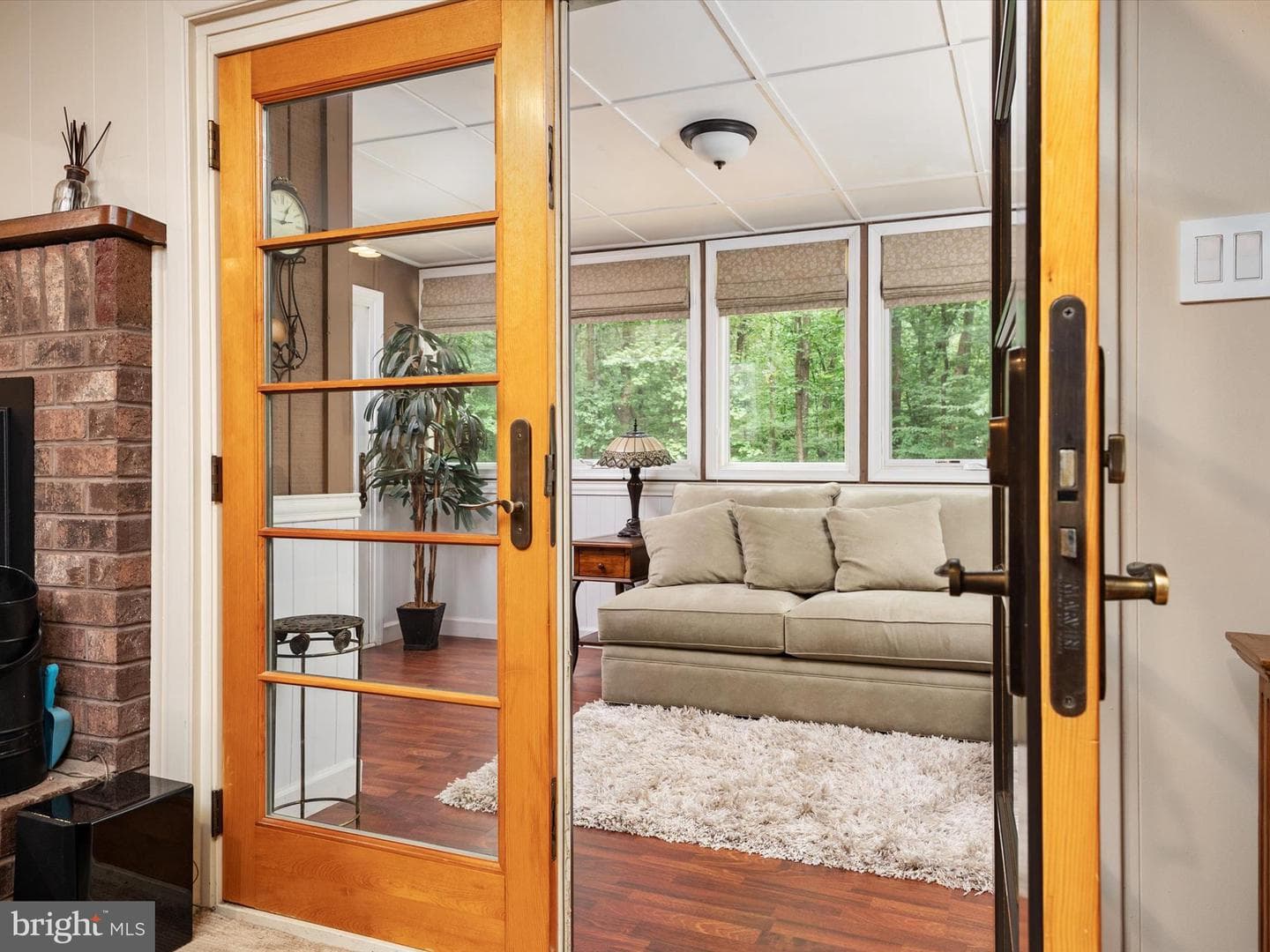 966 Coachway photo 20