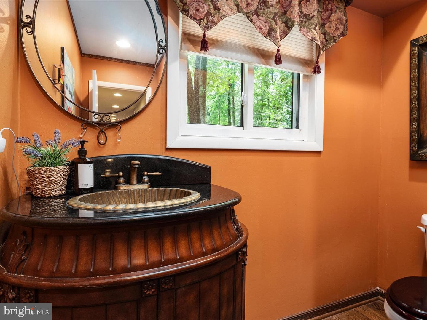 966 Coachway photo 22