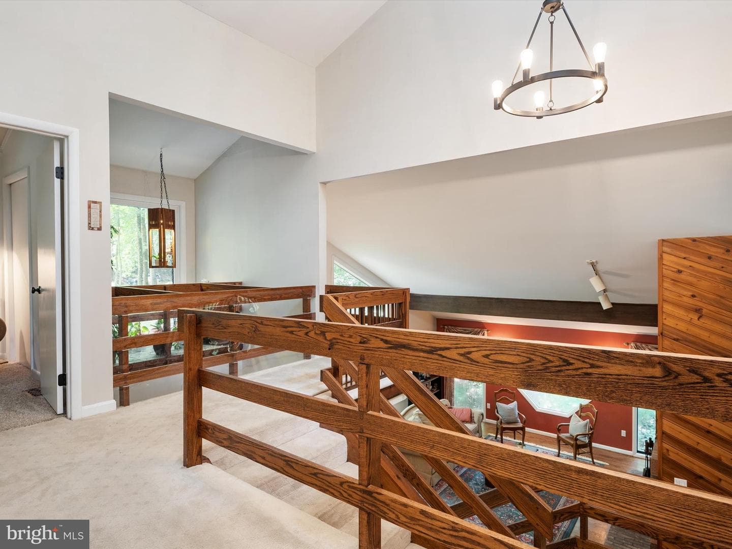 966 Coachway photo 23