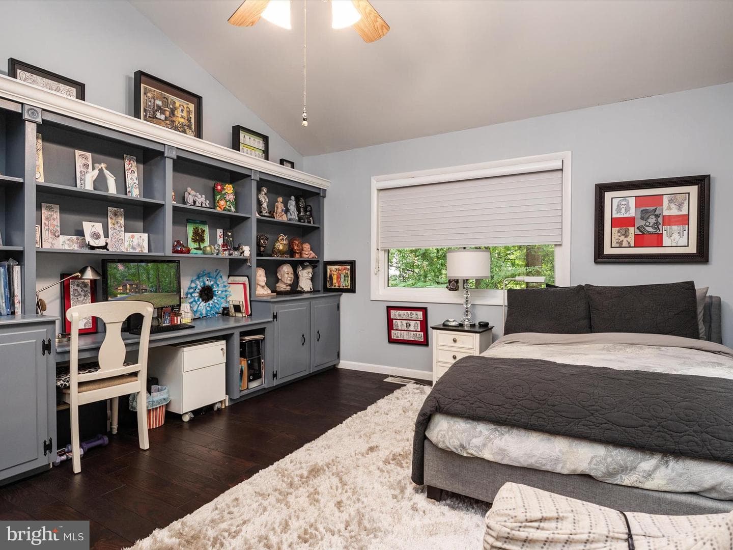 966 Coachway photo 26