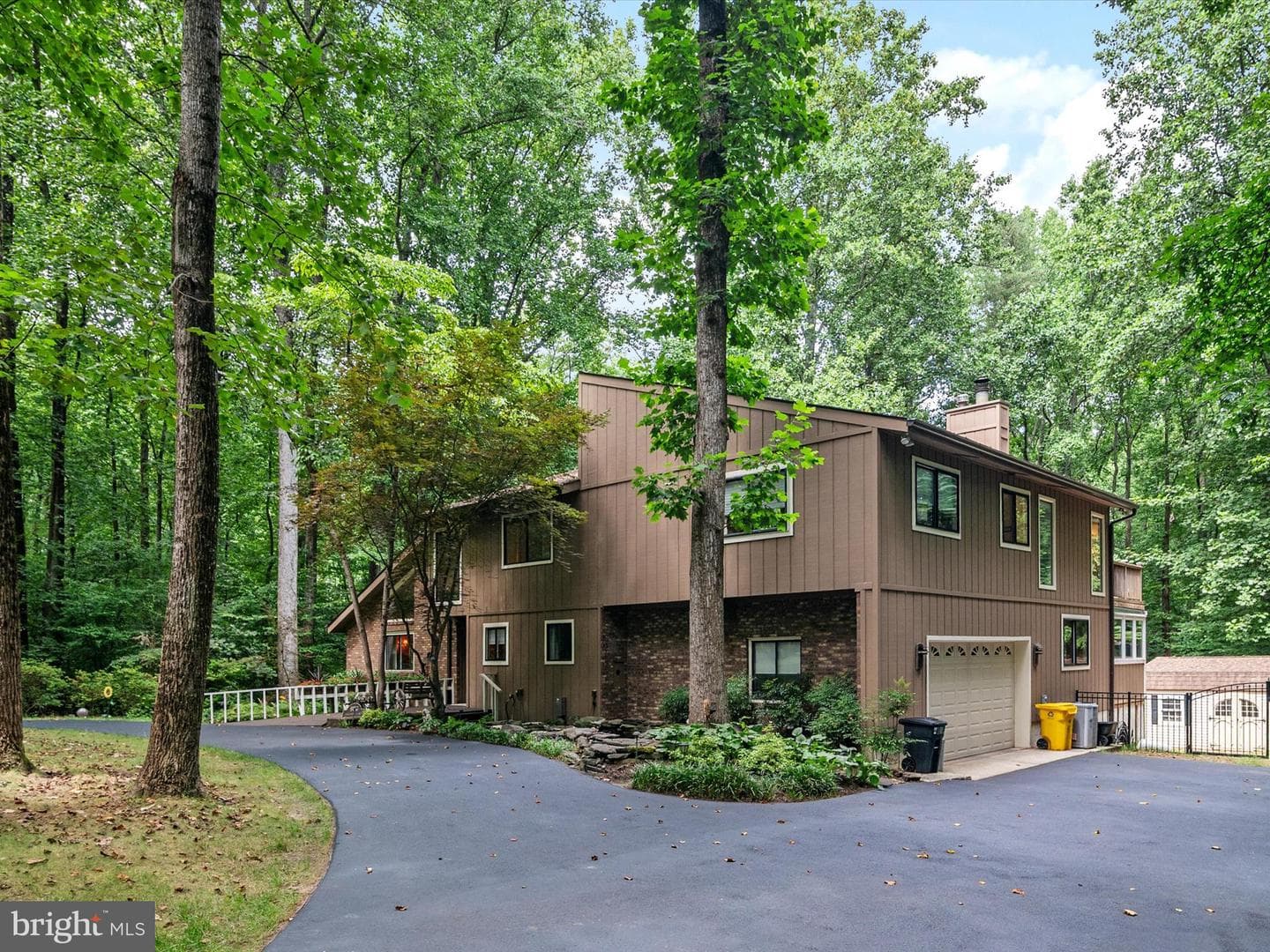 966 Coachway photo 4