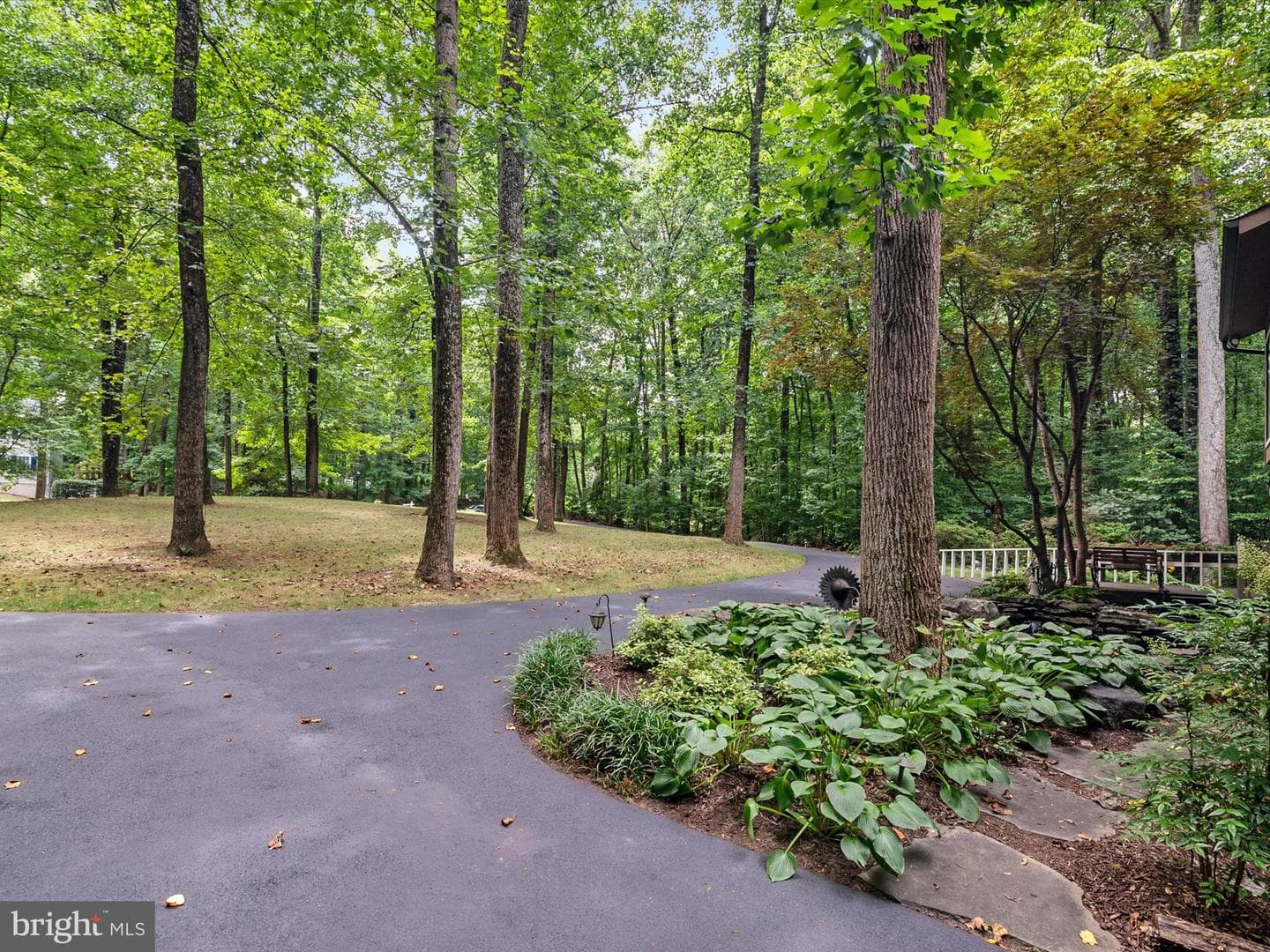 966 Coachway photo 40