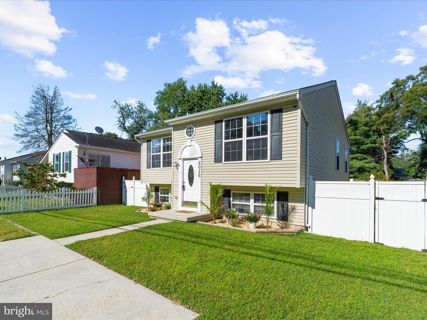 8016 Catherine Avenue photo 4