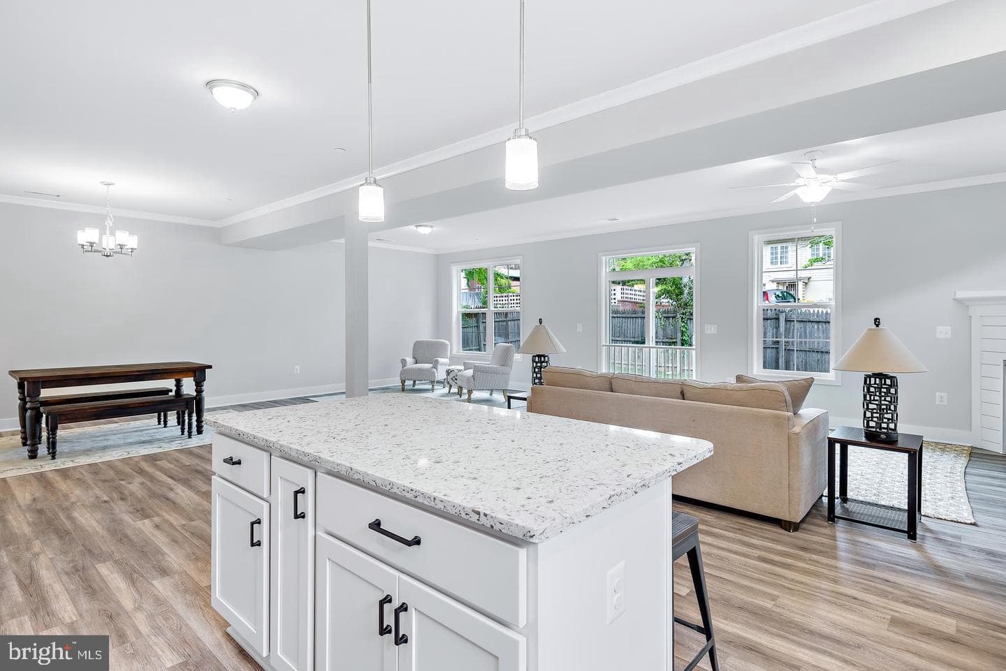 404 Paradise Road photo 13