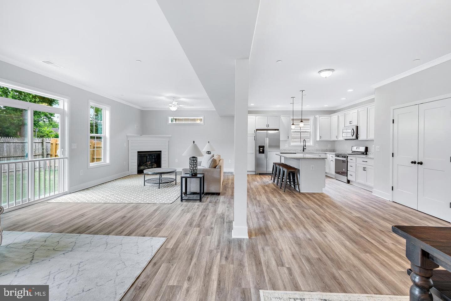 404 Paradise Road photo 17