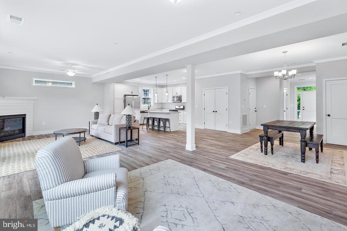 404 Paradise Road photo 19