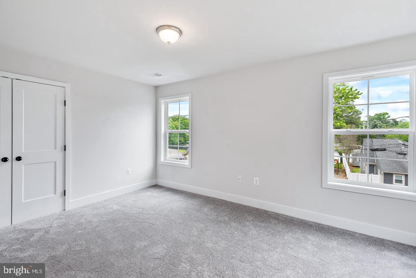 404 Paradise Road photo 32