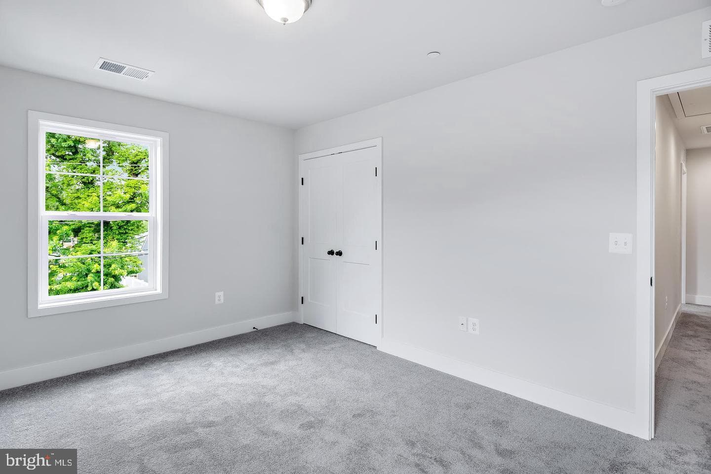 404 Paradise Road photo 35