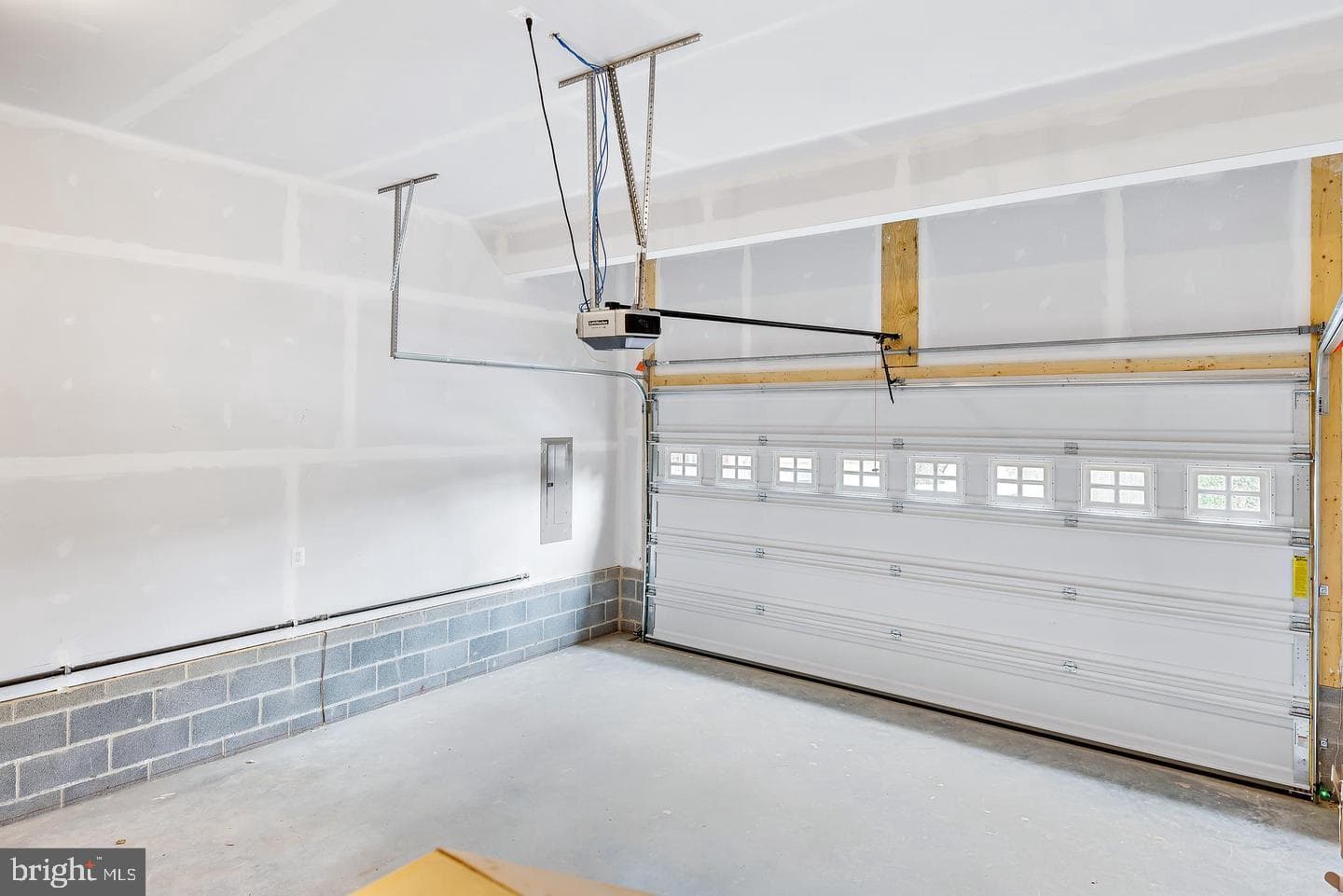 404 Paradise Road photo 39