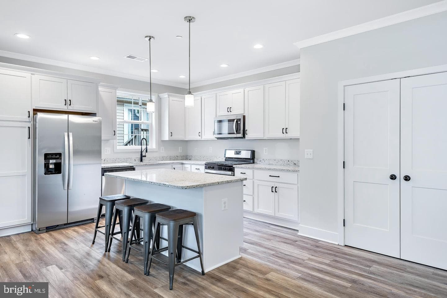 404 Paradise Road photo 8