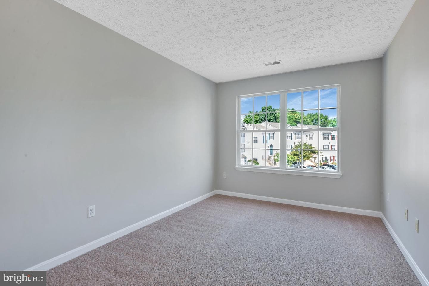 40 Amberstone Court photo 10