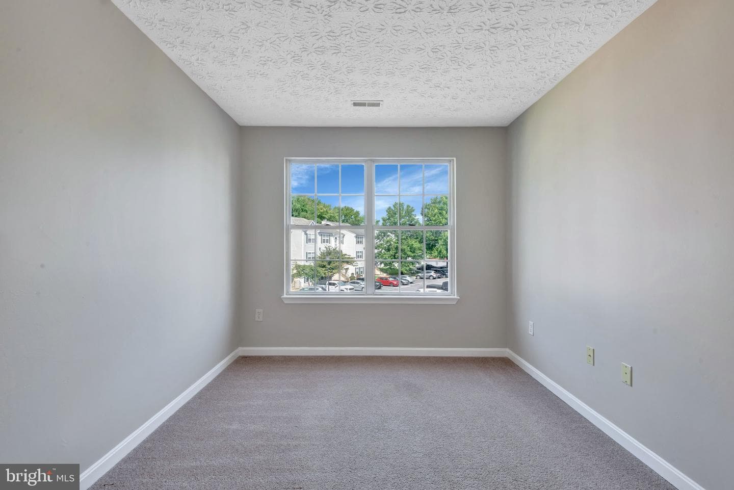 40 Amberstone Court photo 16